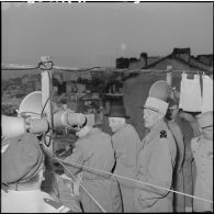 Le ministre de la défense nationale, André Morice, dans une demeure dominant la casbah.