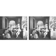 255. Saïgon. [illisible]. La véranda. [légende d'origine]