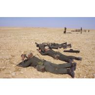 Démonstration des soldats français lors d'un exercice franco-égyptien de tir sur lance-missiles Milan.