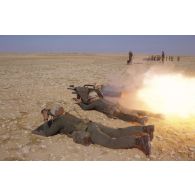 Démonstration des soldats français lors d'un exercice franco-égyptien de tir sur lance-missiles Milan. Flamme produite lors du tir.