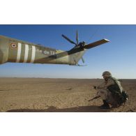 Exercice franco-américain d'héliportage d'une section de mortier de la 82e Airborne en ZDO (zone de déploiement opérationnel) Olive, par hélicoptères de transport Puma de l'ALAT (aviation légère de l'armée de terre).