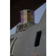 Hélicoptère de combat américain Bell-209 Huey Cobra dans le désert en ZDO (zone de déploiement opérationnel) Olive.