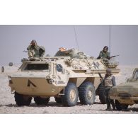 Un transport de troupes blindé TPz-1 Fuchs du 18e corps américain.