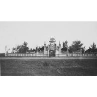 Au Tonkin. Nam Dinh. Cimetière "chinois". [légende d'origine]