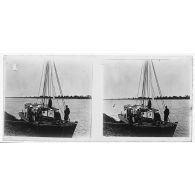 Chaland pour deux personnes, Sénégal. [légende d'origine]