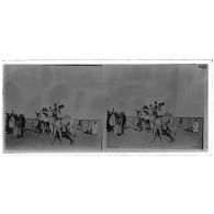 Départ d'une course de chameaux à Agades. [légende d'origine]<br>