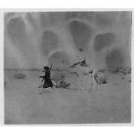 Le lieutenant Laibe à dos de dromadaire. [légende d'origine]<br>