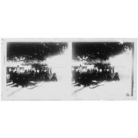 Marché au Dohomey - vendeuses sous un arbre (flamboyant). [légende d'origine]<br>