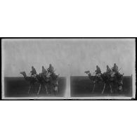 3 fidèles goumiers du lieutenant Laibe. [légende d'origine]