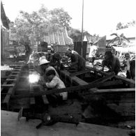Viaduc de Baïca. Viaduc à arches de 10 mètres. La pile intermédiaire nord a été détruite par explosifs au passage du train, le 22 juin 1953. [légende d'origine]