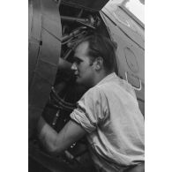 La maintenance d'un hydravion Arado Ar-196 immatriculé D1+GL du Aufklärungsgruppe.126.