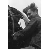 La maintenance d'un hydravion Arado Ar-196 immatriculé D1+GL du Aufklärungsgruppe.126.