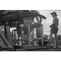 La maintenance d'un hydravion Arado Ar-196 immatriculé D1+GL du Aufklärungsgruppe.126.