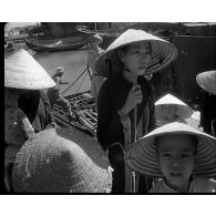 Evacuation Dong Hoï ; bombardements.