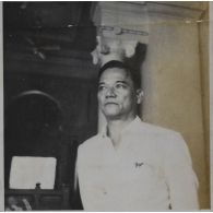 M. Béziat et M. Jacquemart félicitent chaleureusement le nouveau président. [description provisoire]