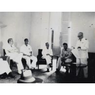 Prestation de serment du président Hoach. [description provisoire]