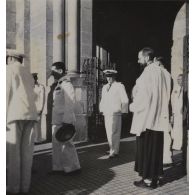 Prestation de serment du président Hoach. [description provisoire]