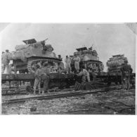 Archives photographiques de Charles de Montgrand (1913-2000). Campagne de France du 6e régiment de chasseurs d'Afrique (1944-1945).