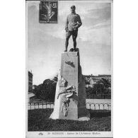 20. Bizerte. Statue de l'Aviateur Madon. [légende d'origine]