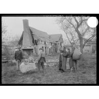 Le retour au foyer détruit, Somme. [légende d'origine]