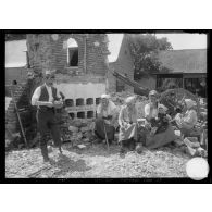 En pays reconquis, mai 1917, Oise. [légende d'origine]