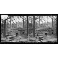 Poste de commandement du prince Eitel Friedrich à Avricourt, cour du château. [légende d'origine]