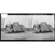 Tank boche sur le fort du Brimont, 1919. [légende d'origine]