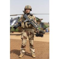 Portrait de l'enseigne de vaisseau de 1re classe Marie, officier images de l'ECPAD à Gao.