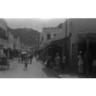 [Voyage retour de Claude Brézillon sur le paquebot André Lebon entre Saïgon et Marseille, 6 juillet - 7 août 1947. Escale au Yémen.]