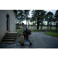 Suivi de la préparation opérationnelle d'une équipe image de l'Etalissement de communication et de production audiovisuelle de la Défense (ECPAD.)