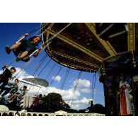 1989. Paris 1er. Jardin des Tuileries. Fête foraine pour le bicentenaire de la Révolution française.