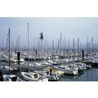 La Rochelle (17). Port des Minimes; navigation de plaisance.