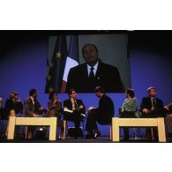 9 juin 1999. Paris 15e. Campagne pour les élections européennes. Meeting de Nicolas Sarkozy et d' Alain Madelin au Palais des Sports Porte de Versailles. Intervention audiovisuelle du Président Jacques Chirac.