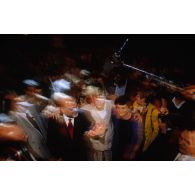 8 juin 1999. Paris 19e. Campagne pour les élections européennes. Arrivée de Robert Hue, Marie-George Buffet, Fode Sylla pour le meeting du Parti Communiste au Zénith Porte de La Villette.