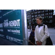 10 juin 1999. Strasbourg (67). Campagne pour les élections européennes. Affiche annonçant le meeting de clôture de la campagne des Verts, place Kléber.