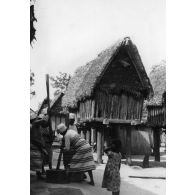 République malgache. Vohipéno. Grenier à riz.