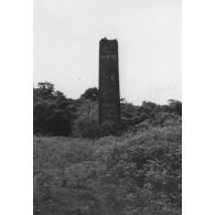 Archipel des Comores, Mayotte, 1952. Usine abandonnée d'Ajengua.