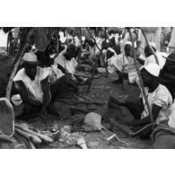 République du Niger, Zinder, décembre 1953. Les forgerons.