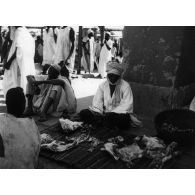 République du Niger, Zinder, 1955. Marchand de viande.