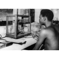 République de Côte d'Ivoire, Adiopodoumé. Chercheur au laboratoire de l'ORSTOM.