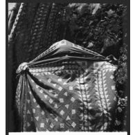 Archipel des Comores, Anjouan, 1955. Femme voilée.
