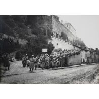 Archives photographiques des frères Joseph (1881-1915) et Louis dit Loys Roux (1882-1970). Enveloppe "Guerre 1914. 11ème Film. A. Verdun 1917. Film 11. B. Novembre-décembre 1917".