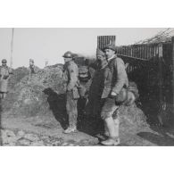 1361. P.A. Gypse. Porteurs de pain. 19 février 1918. [légende d'origine]