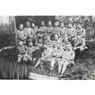 1405. Lucey. Amis. 1[er] mai 1918. [légende d'origine]