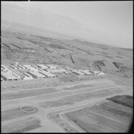 Vues aériennes de Cheragas et d'Alger.