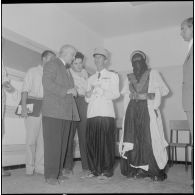 Cérémonie au profit de la fondation Maréchal de Lattre. [Description en cours]