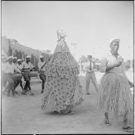 Spectacle sportif et folklorique donné au stade Leclerc à Alger. [Description en cours]