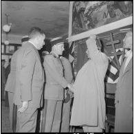 Réunion d'anciens combattants à Maison-Carrée. [Description en cours]