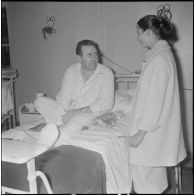 Visite aux blessés de l'hôpital Maillot. [Description en cours]