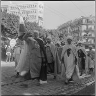 Cérémonie du 11 novembre à Alger. [Description en cours]